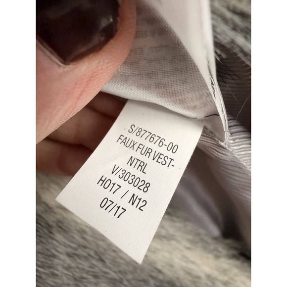 Banana Republic Faux Fur Lined Vest Sz M Long Gray Silver Tan luxury Apres Ski - Picture 11 of 16